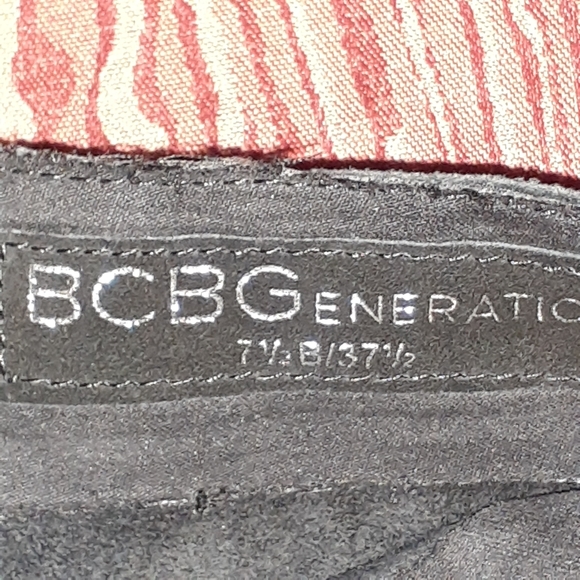 BCBG ENERATIC WOMEN'S LEATHER KNEE HIGH WEDGE BOOTS SIZE 7 1/2B 37 1/2 - Picture 9 of 10